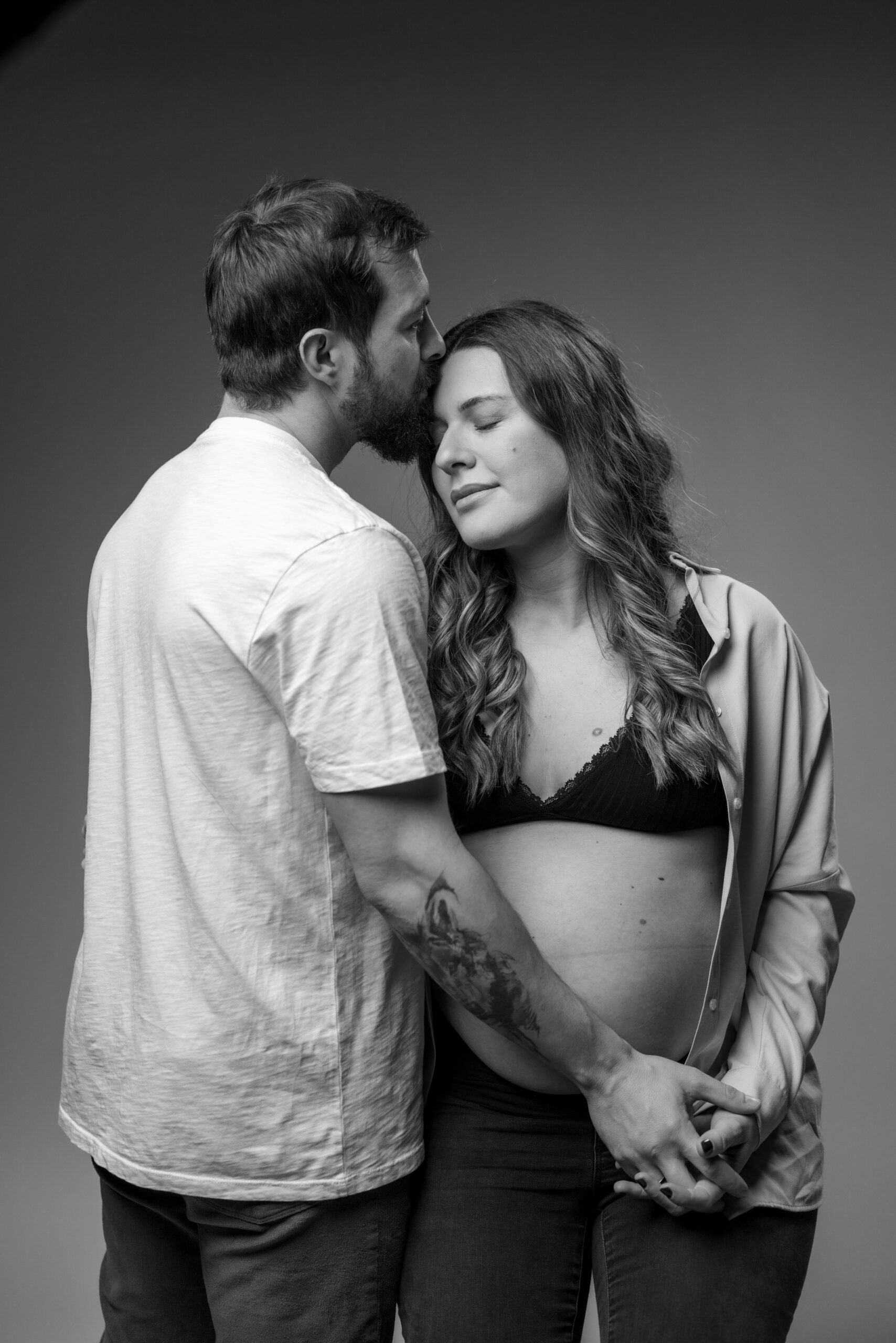Couple and pregnancy lifestyle photoshoot